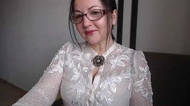 Alma44 online show from 7, 11, 2025