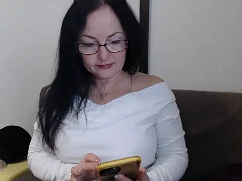 Alma44 online show from 27, 10, 2025