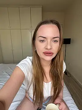 ElenaRebelle online show from 2, 4, 2026