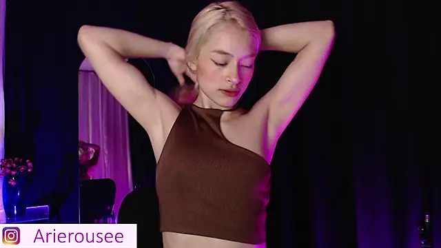 Snapshot of arie_rousee_sub chatting on 15, 12, 2025 arie rousee sub online show from 15, 12, 2025