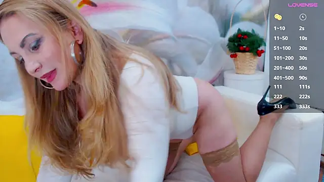 Lilly Diaz online show from 23, 9, 2025