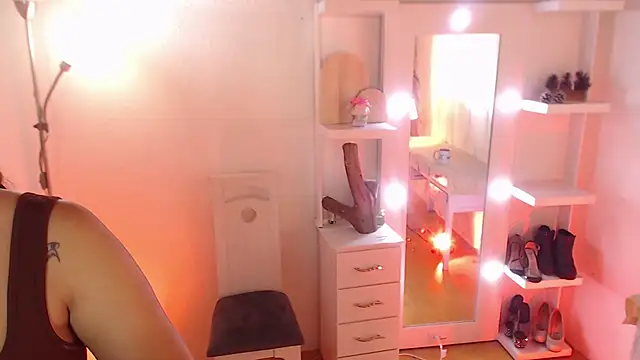  Kim  M online show from 3, 11, 2025