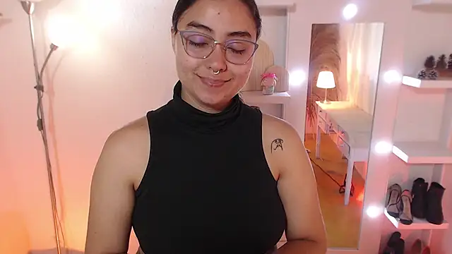  Kim  M online show from 10, 11, 2025