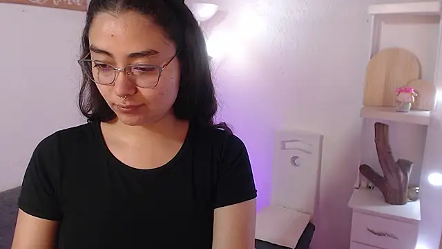  Kim  M online show from 18, 11, 2025