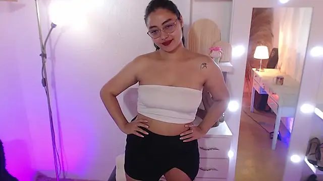  Kim  M online show from 26, 11, 2025