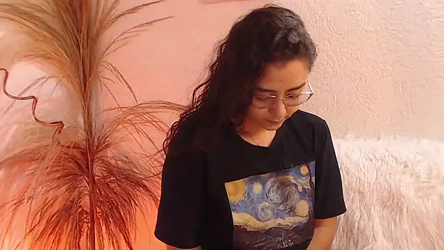  Kim  M online show from 9, 4, 2026