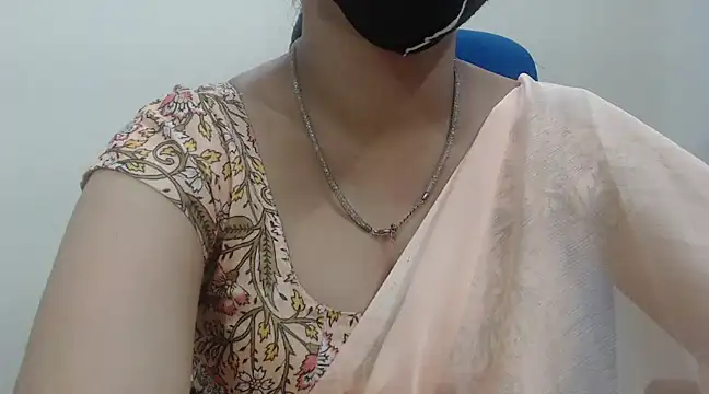 Lovely Siri 23 online show from 17, 3, 2025