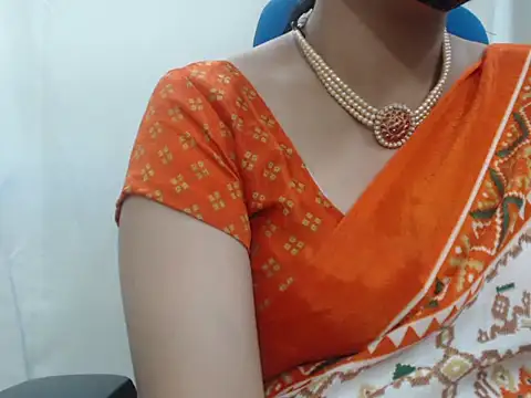 Lovely Siri 23 online show from 13, 11, 2025