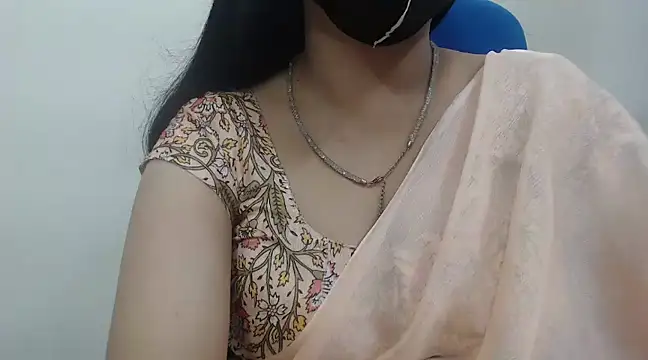 Lovely Siri 23 online show from 17, 3, 2025