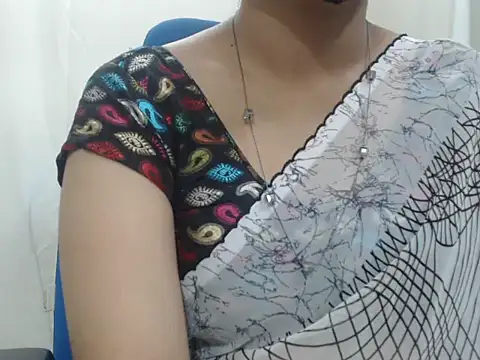 Lovely Siri 23 online show from 13, 11, 2025