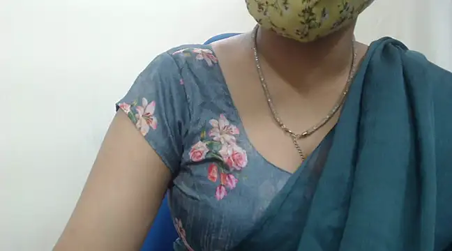 Lovely Siri 23 online show from 4, 3, 2025