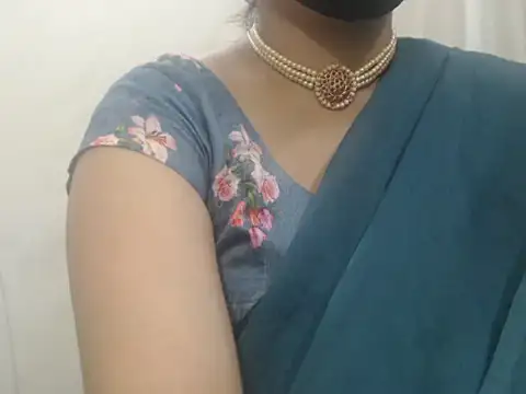 Lovely Siri 23 online show from 3, 6, 2026