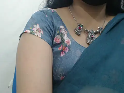 Lovely Siri 23 online show from 16, 6, 2026