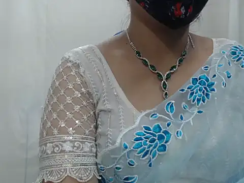 Lovely Siri 23 online show from 4, 12, 2025