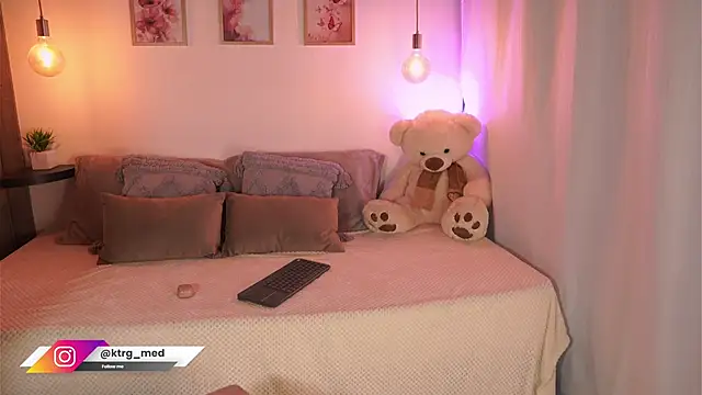 amelie gonzalez online show from 7, 10, 2025