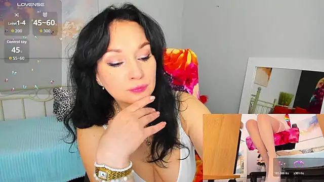 Snapshot of Sofia_Ford chatting on 24, 4, 2026 Sofia Ford online show from 24, 4, 2026