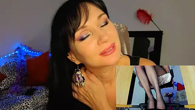 Sofia Ford online show from 3, 11, 2025