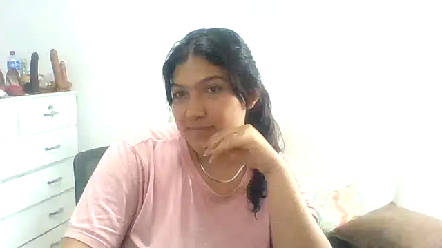 ammarahot7777 online show from 11, 4, 2026