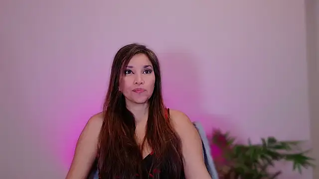 DivineLynn online show from 5, 12, 2024