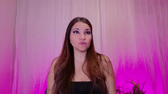 DivineLynn online show from 20, 1, 2025