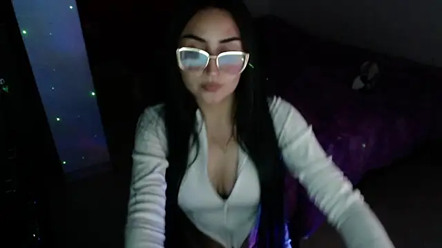 Snapshot of Tiffani_Williams chatting on 3, 3, 2026 Tiffani Williams online show from 3, 3, 2026