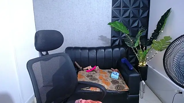 Valentinaa mature online show from 30, 3, 2026