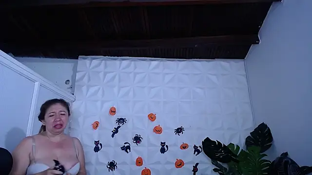 Valentinaa mature online show from 8, 10, 2025