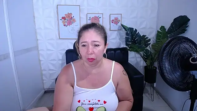 Valentinaa mature online show from 23, 3, 2026