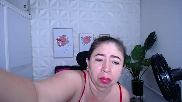 Valentinaa mature online show from 17, 11, 2025