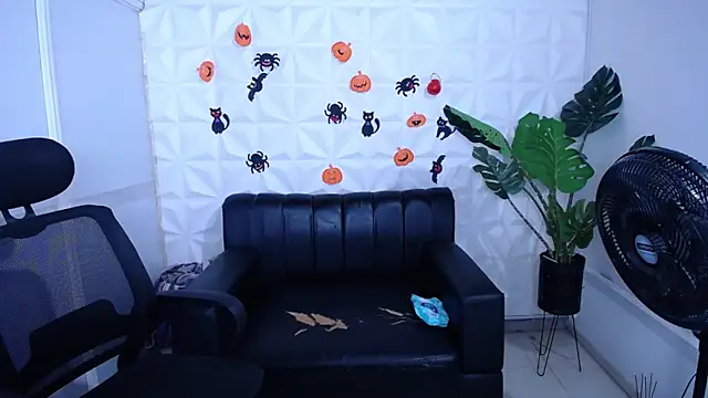 Valentinaa mature online show from 17, 10, 2025