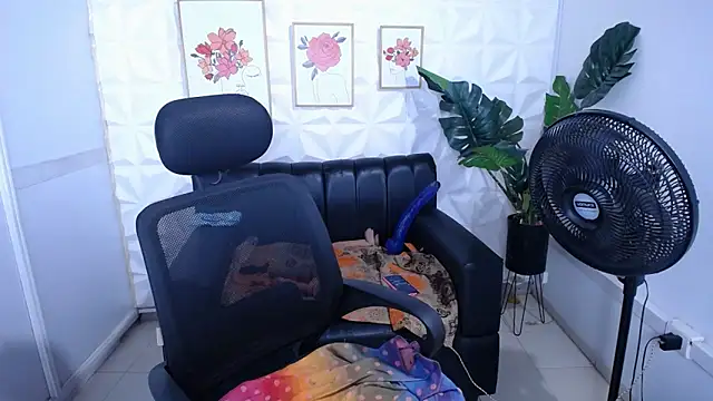 Valentinaa mature online show from 5, 2, 2026