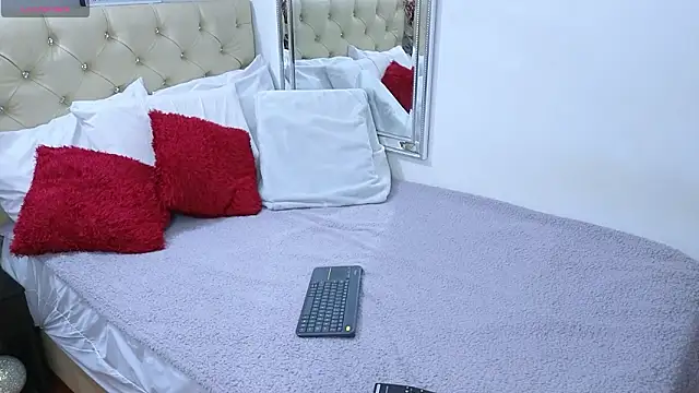 Snapshot of AnnaRedgrave chatting on 4, 2, 2026 AnnaRedgrave online show from 4, 2, 2026