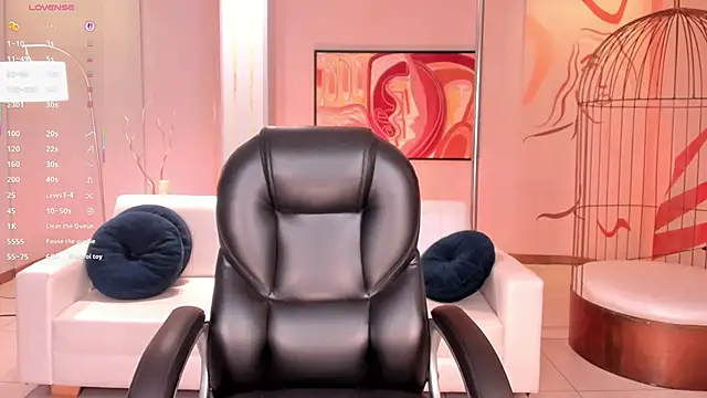 LizzHamilton   online show from 27, 11, 2025