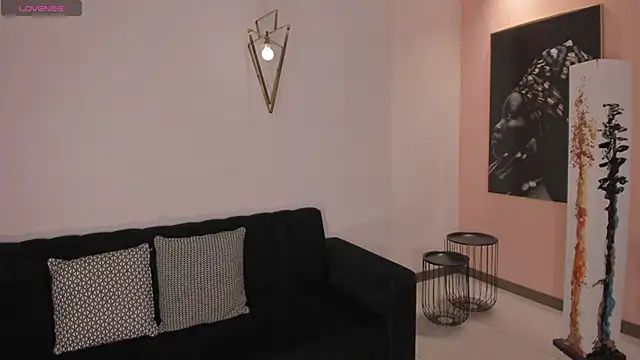 LizzHamilton   online show from 15, 1, 2026