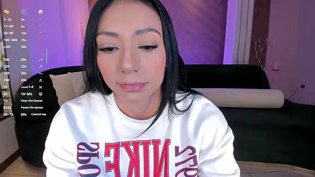 LizzHamilton   online show from 17, 10, 2025