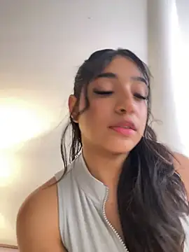 Bellafr online show from 4, 1, 2025