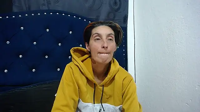 Snapshot of anyu1306 chatting on 1, 2, 2025 anyu1306 online show from 1, 2, 2025