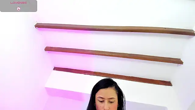 Laura Torres18 online show from 30, 6, 2026