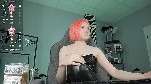 ReiYosimoto online show from 14, 9, 2025