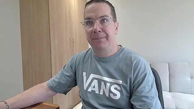 BrettJ81 online show from 22, 12, 2025