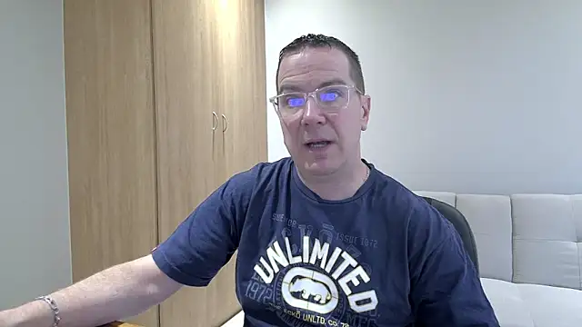 BrettJ81 online show from 11, 11, 2025