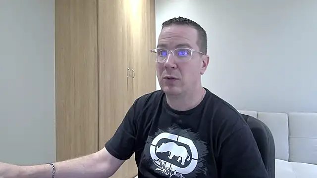 BrettJ81 online show from 12, 11, 2025