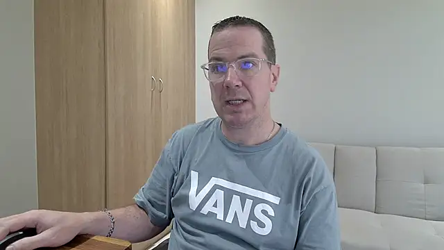 BrettJ81 online show from 30, 4, 2026