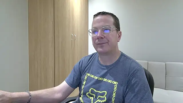 BrettJ81 online show from 7, 10, 2025