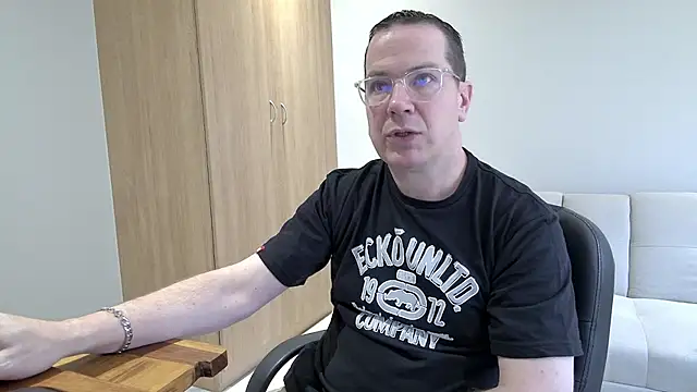 BrettJ81 online show from 25, 10, 2025