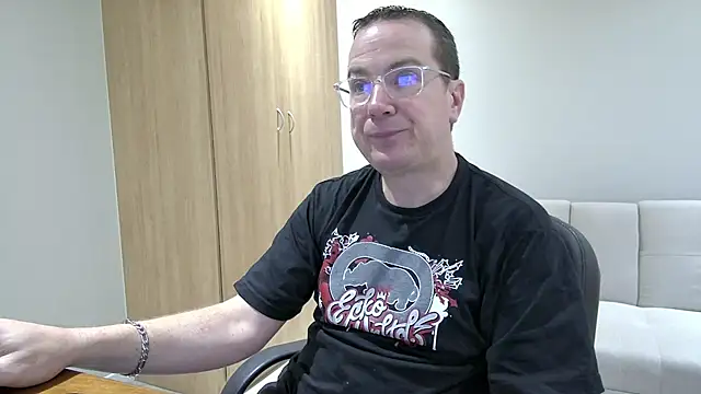 BrettJ81 online show from 6, 11, 2025