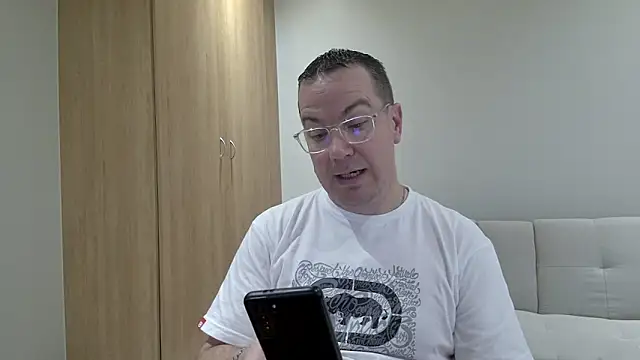 BrettJ81 online show from 14, 12, 2025