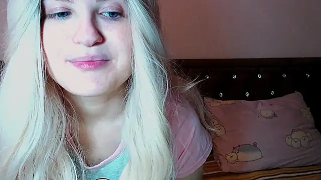 Sara4uu online show from 26, 9, 2025