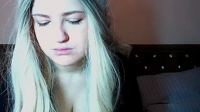 Sara4uu online show from 14, 12, 2025