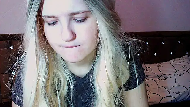 Sara4uu online show from 16, 11, 2025